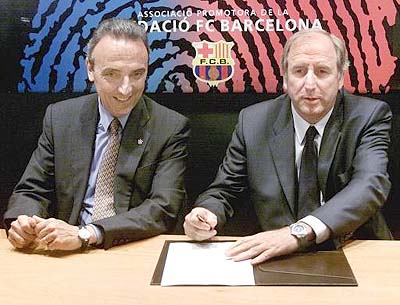 图文-[西甲]巴塞罗那与主教练雷克萨奇续约两年