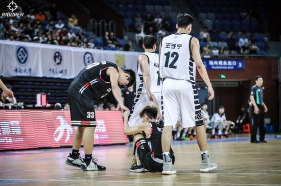 CBA传奇退役成清华大学教练 他想夺得CUBA冠军