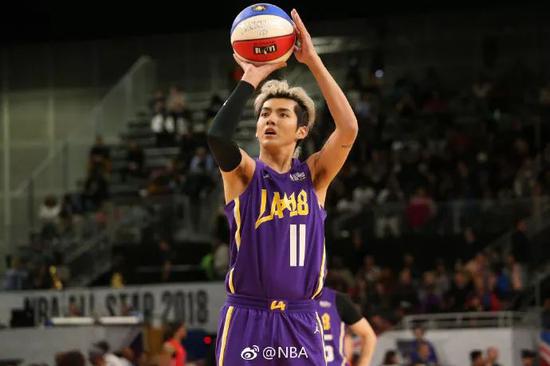 爱打篮球的吴亦凡，正是广东人。图/NBA微博