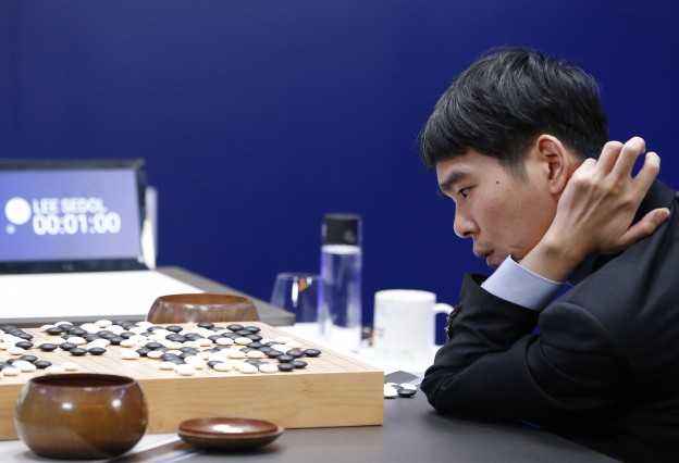 面对AlphaGo的李世石