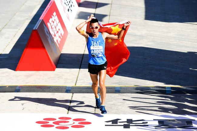361°跑步代言人李子成成功卫冕北马男子组中国籍冠军