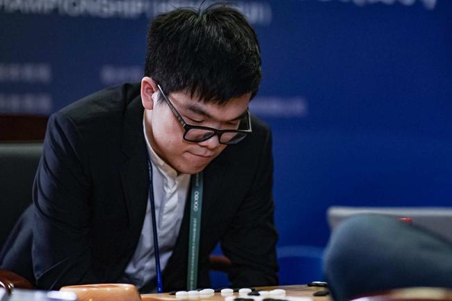 OPE体育朴廷桓是个壮大的敌手 女棋手要会总结经验