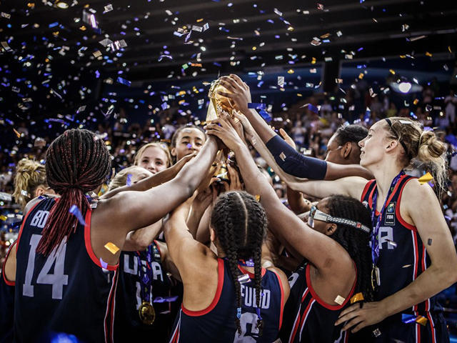 美国女篮狂胜法国夺冠