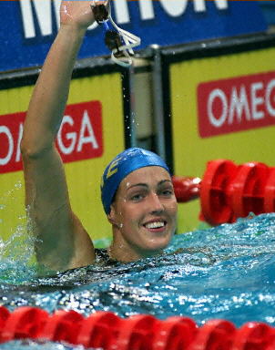 图文:短池游泳世锦赛 阿沙玛尔庆祝破纪录