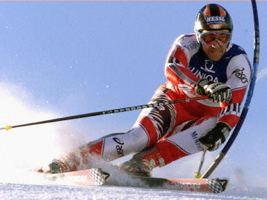 多图:奥地利迈尔获大回转滑雪世界杯_综合体育