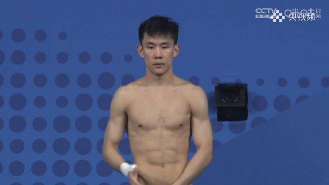 亚运跳水中国男台单人包揽预赛前二 白钰鸣排第一