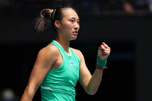 郑钦文险胜王雅繁赢得金花德比首进澳网女单16强