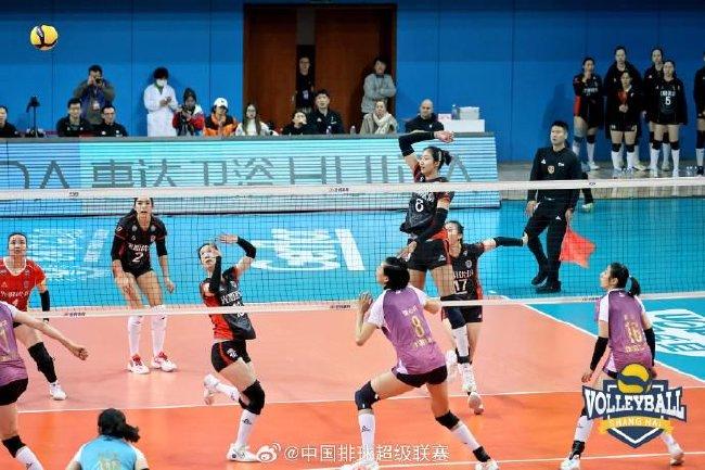 排超女排决赛首回合上海爆冷 3-1力挫天津占先机