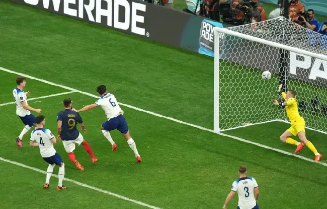 世界杯-凯恩失点 吉鲁进球 法国2-1英格兰进四强